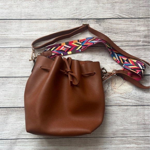 MARSEILLE Drawstring Bucket Bag - Picture 3 of 6